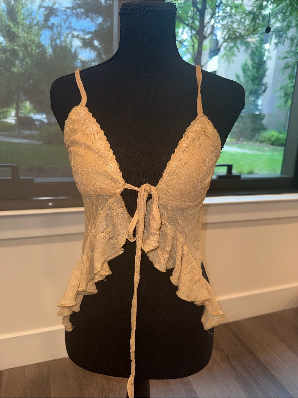 Edikted Cream Ruffle Tie-Front Crop Cami